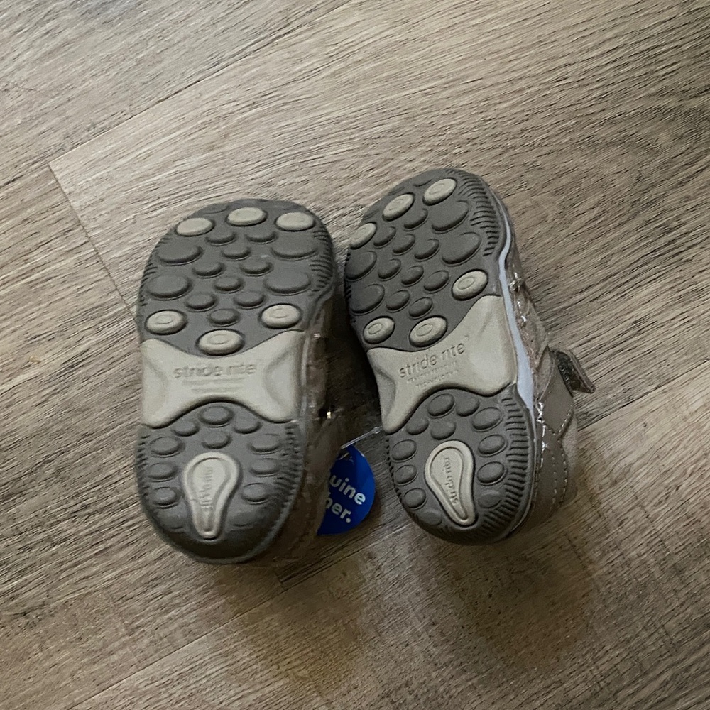 Stride Rite Gray/Taupe Leather Toddler Sneakers - Picture 5 of 5